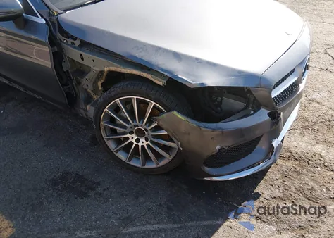 2017 Mercedes-Benz C 300 z USA, uszkodzony, nr VIN WDDWK4JB3HF426338